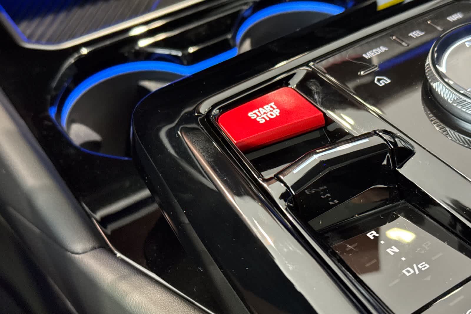 Thumbnail: 2026 BMW M5 - 25