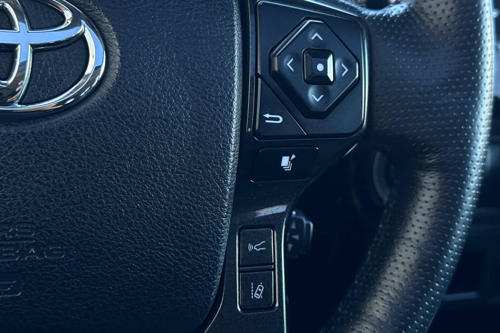 Thumbnail: 2023 Toyota 4Runner - 28