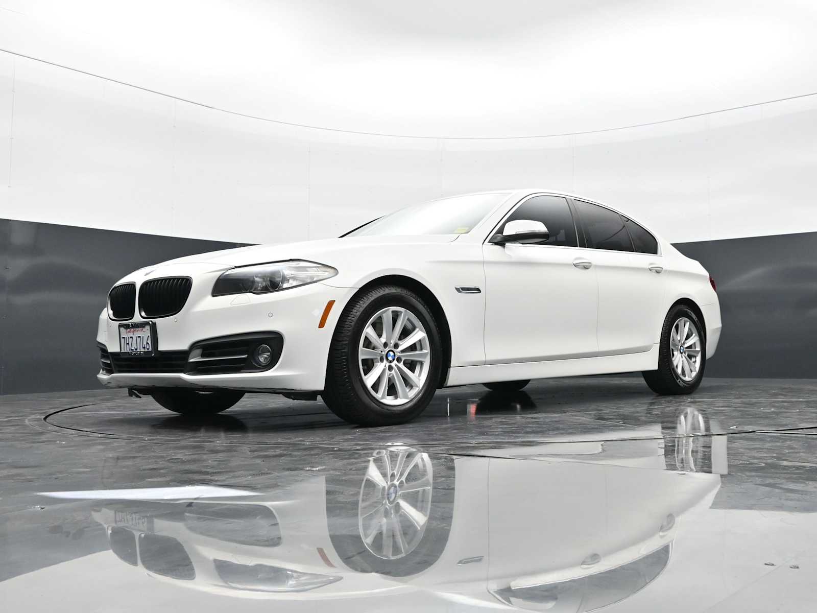 Thumbnail: 2015 BMW 5 Series - 25