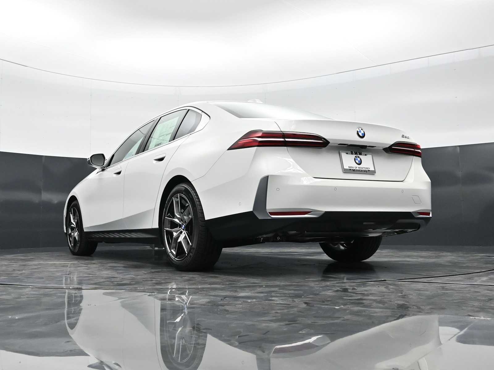 Thumbnail: 2026 BMW 5 Series - 28