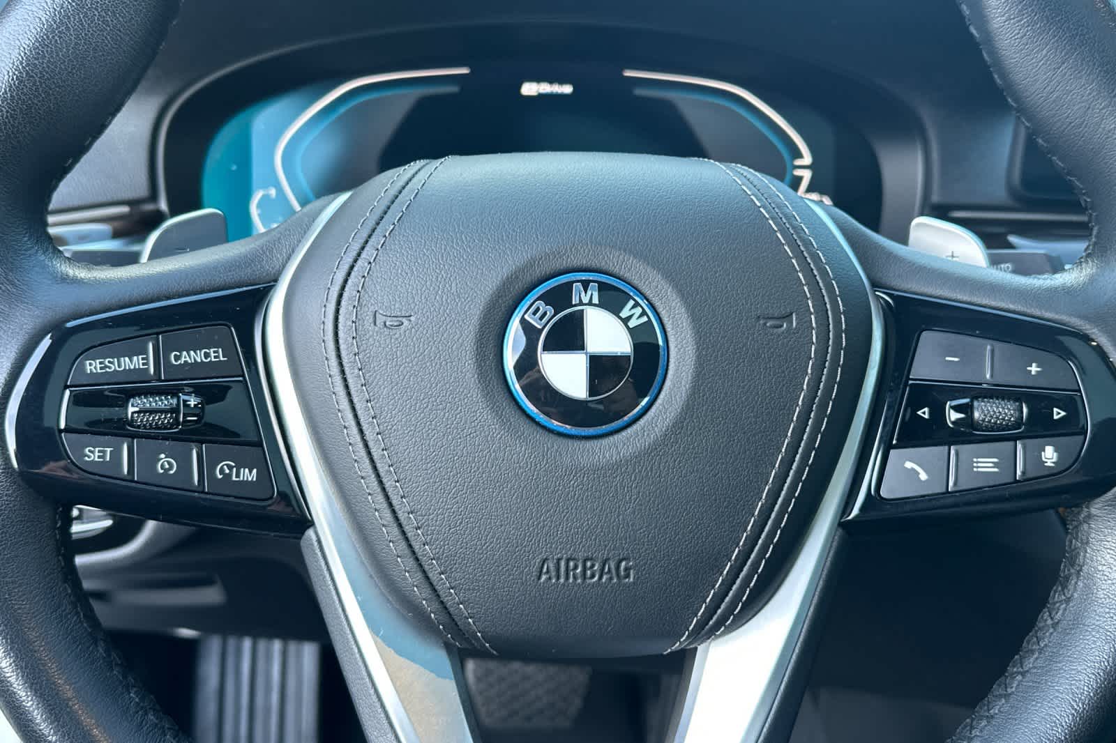 Thumbnail: 2023 BMW 5 Series - 27