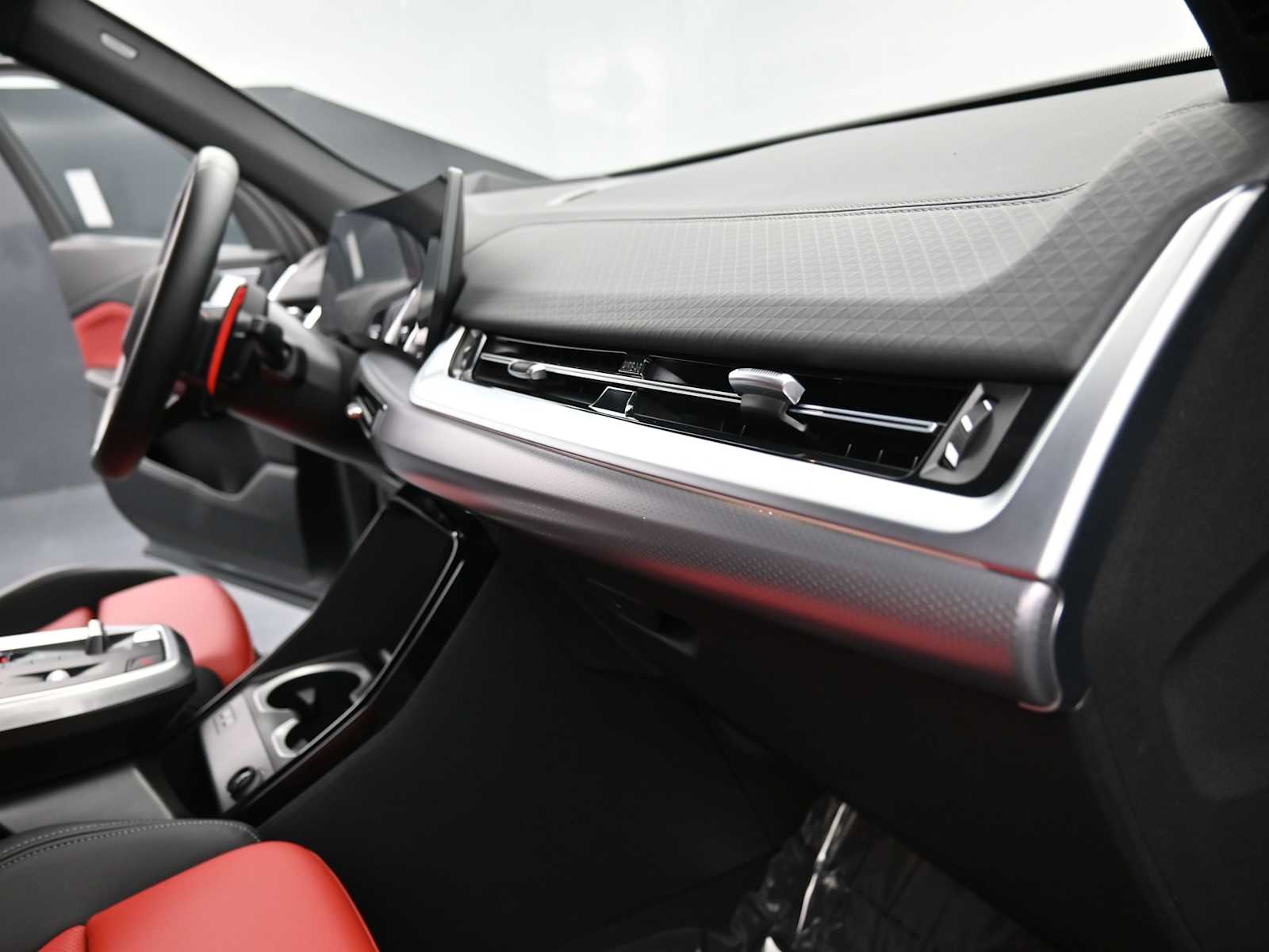 Thumbnail: 2025 BMW X2 - 16