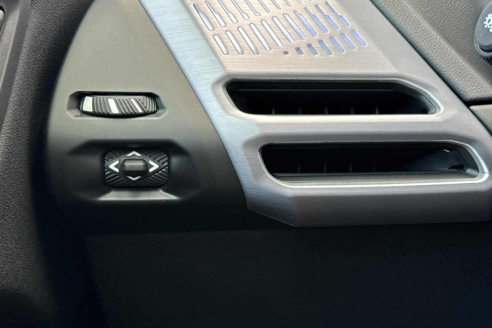 Thumbnail: 2025 BMW 2 Series - 30