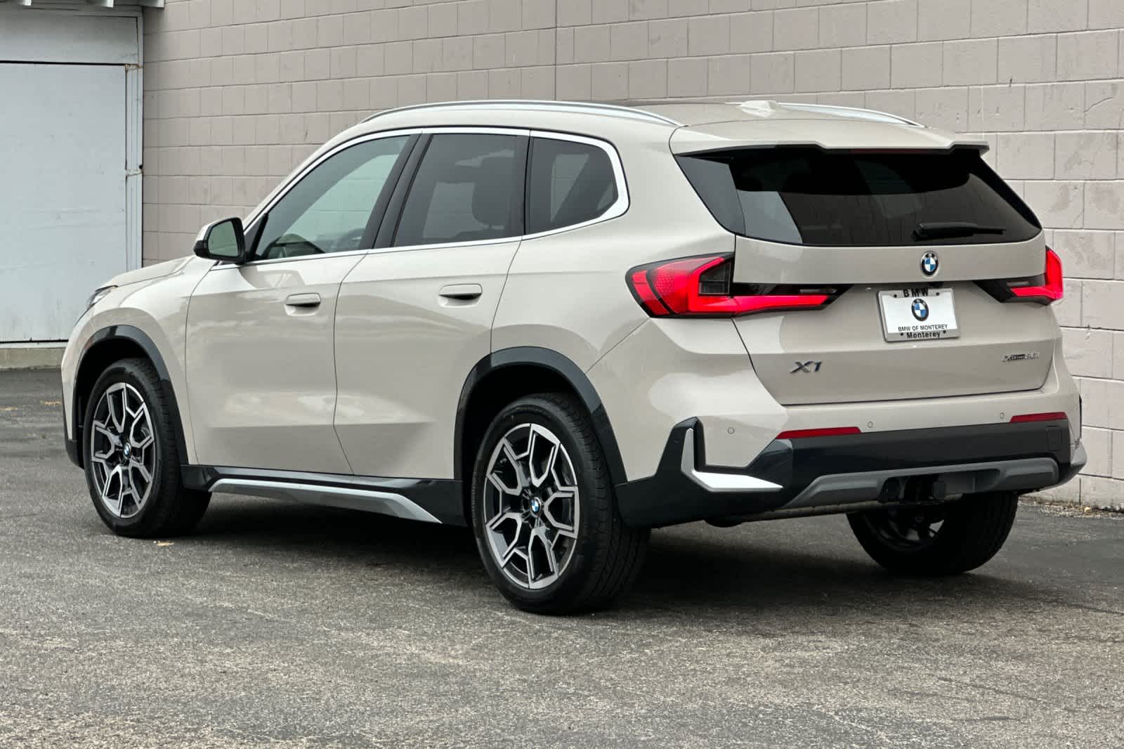 Thumbnail: 2026 BMW X1 - 6