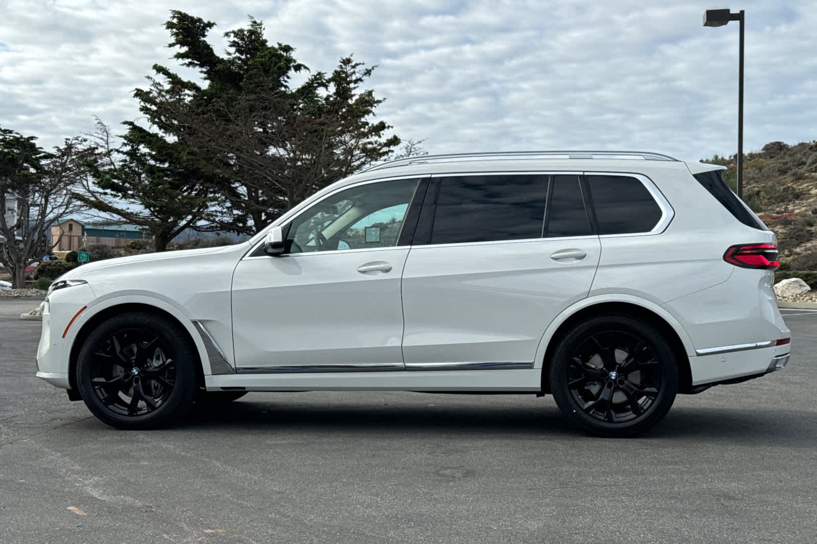 Thumbnail: 2026 BMW X7 - 5