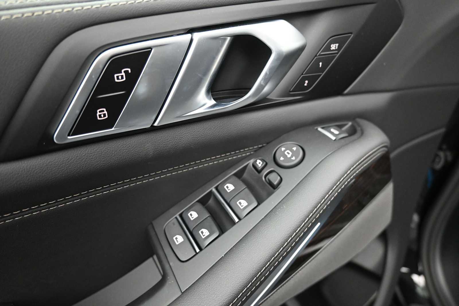 Thumbnail: 2026 BMW X5 - 9