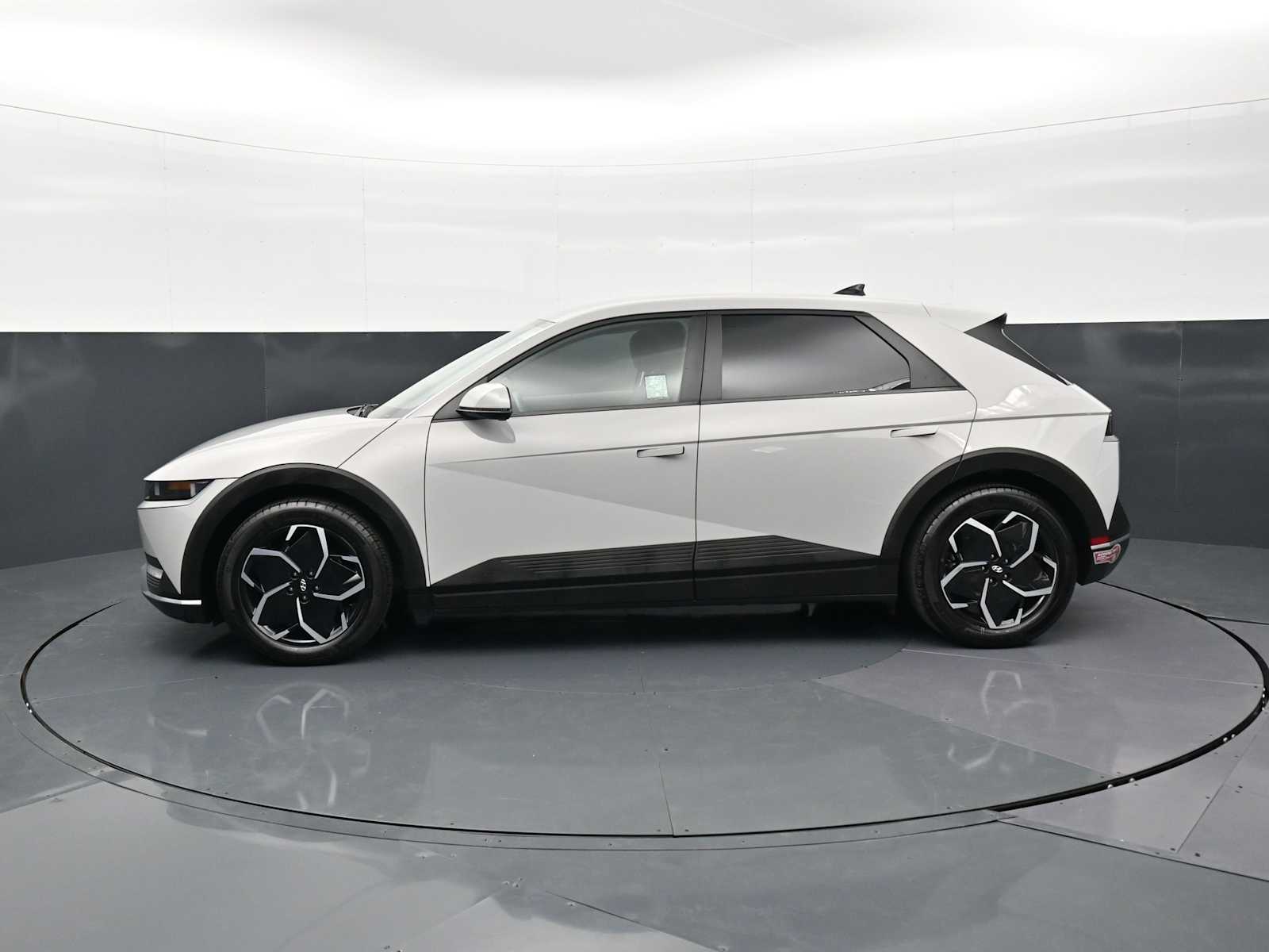 Thumbnail: 2024 Hyundai Ioniq 5 - 8