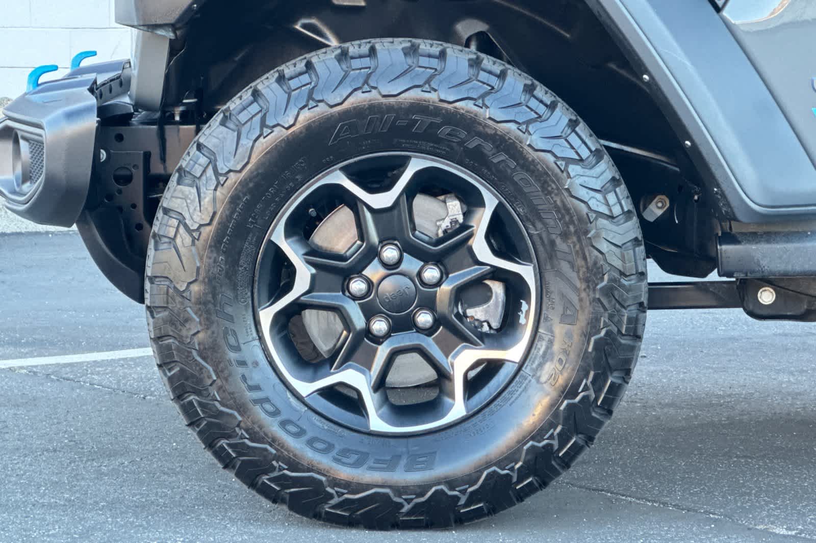 Thumbnail: 2021 Jeep Wrangler - 32