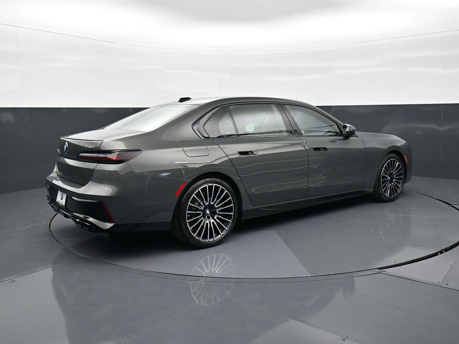 Thumbnail: 2026 BMW 7 Series - 5