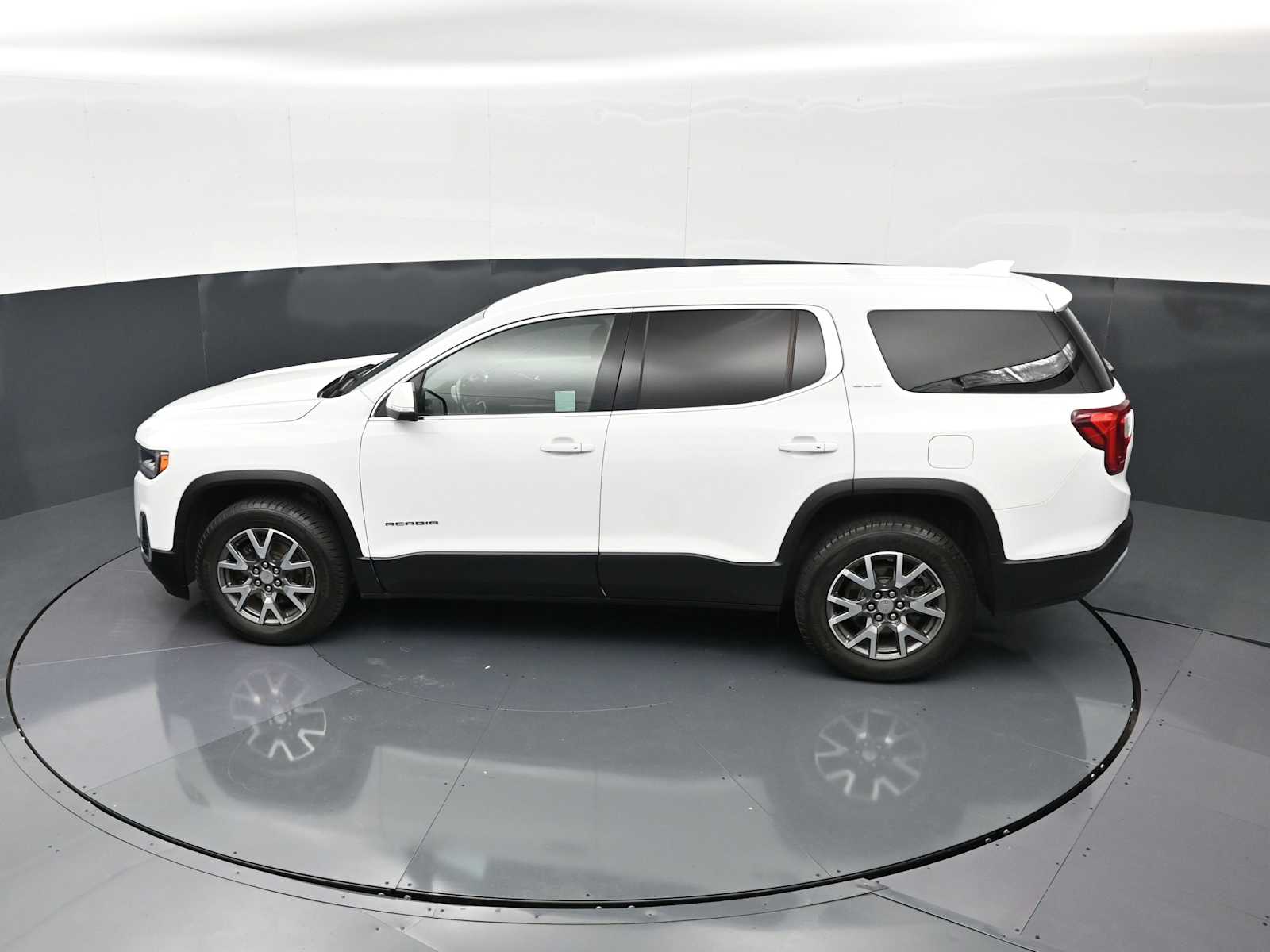 Thumbnail: 2020 GMC Acadia - 25