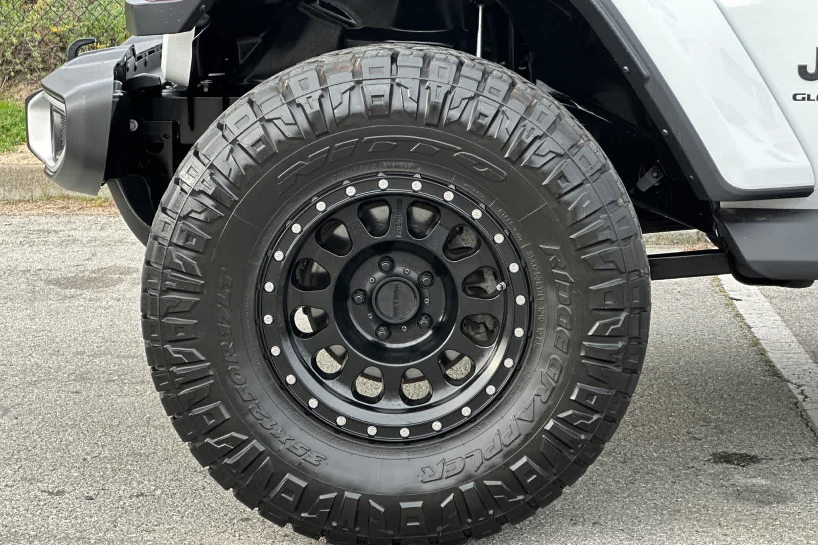 Thumbnail: 2023 Jeep Gladiator - 31