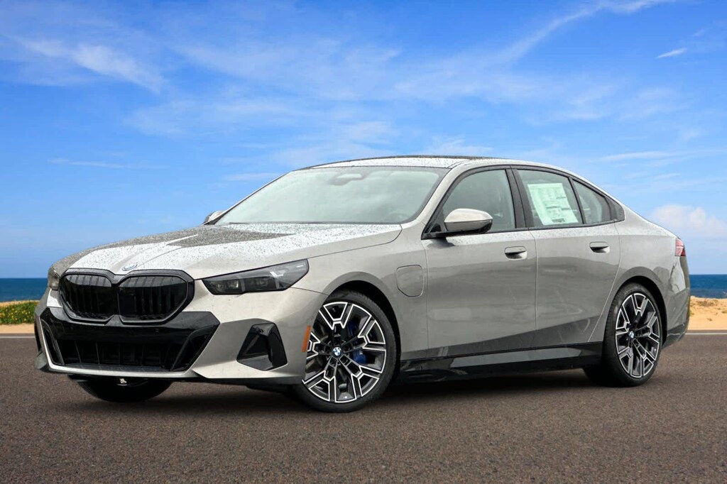 New 2026 BMW 550e xDrive Sedan