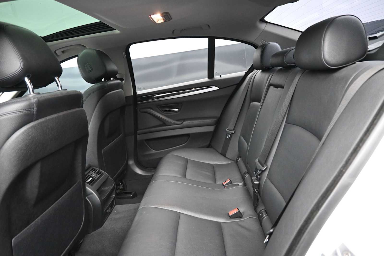 Thumbnail: 2015 BMW 5 Series - 14