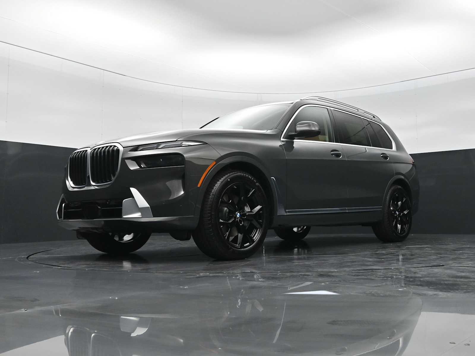 Thumbnail: 2027 BMW X7 - 26