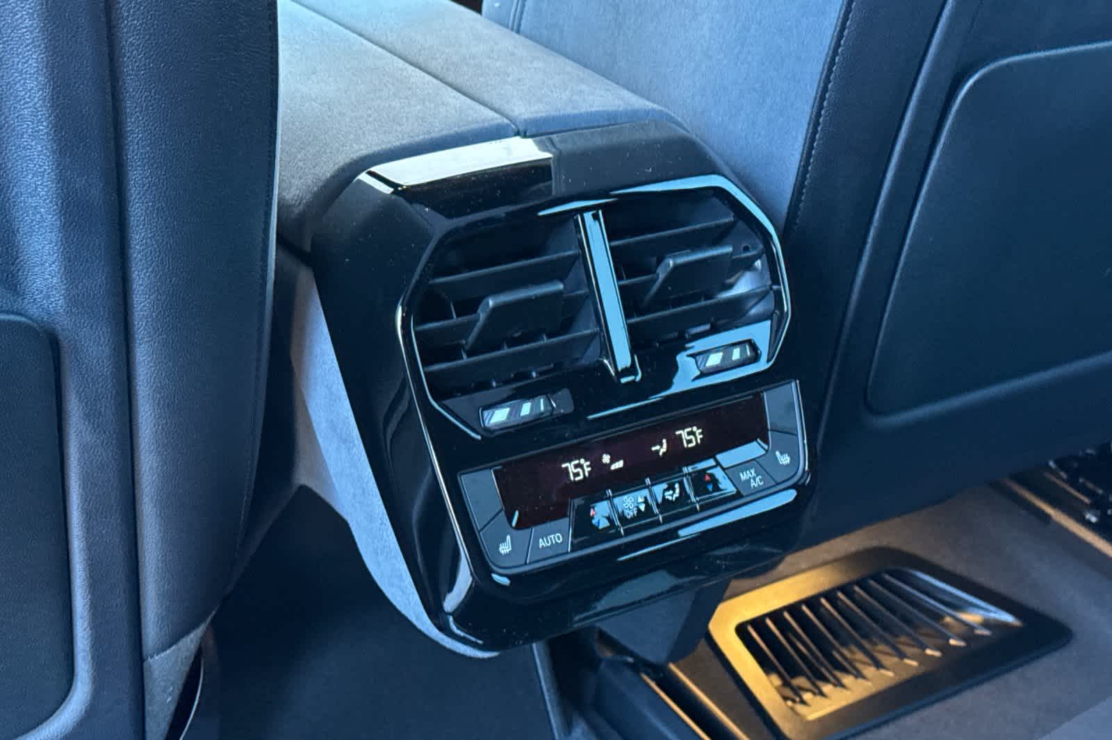 Thumbnail: 2026 BMW iX - 16