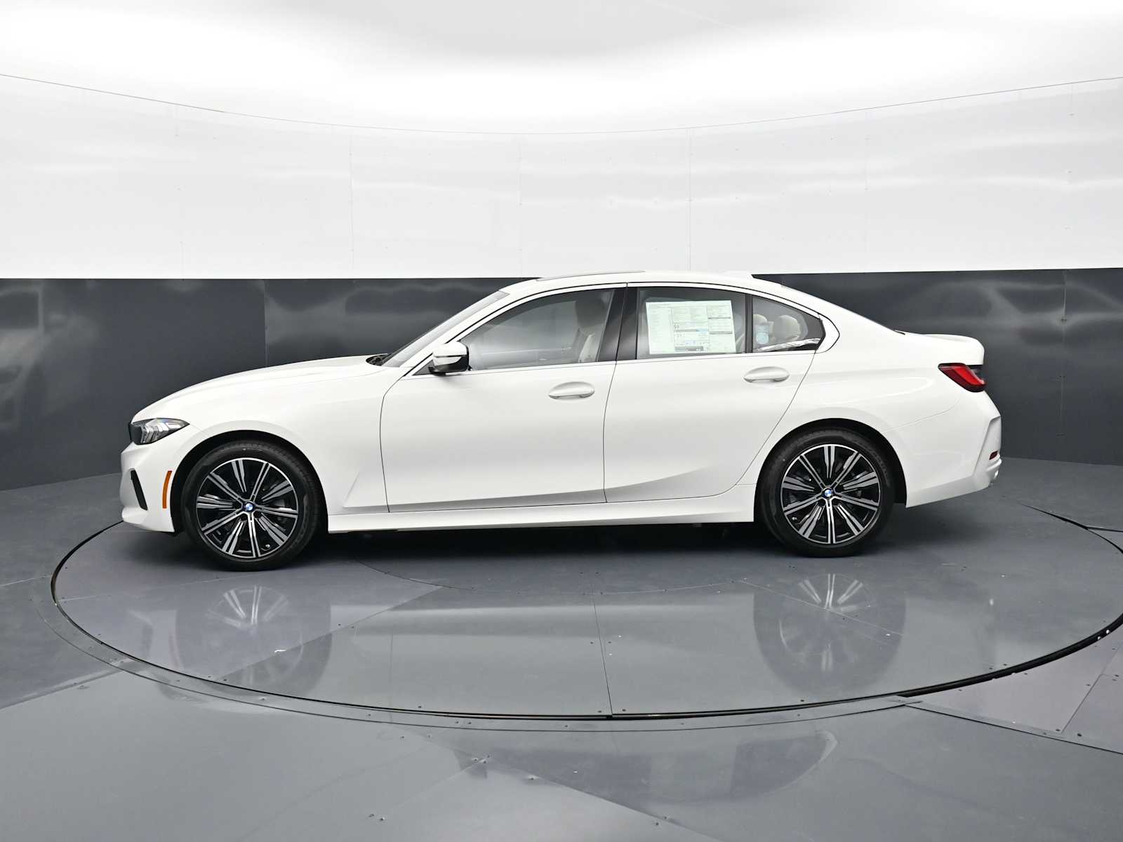 Thumbnail: 2026 BMW 3 Series - 8