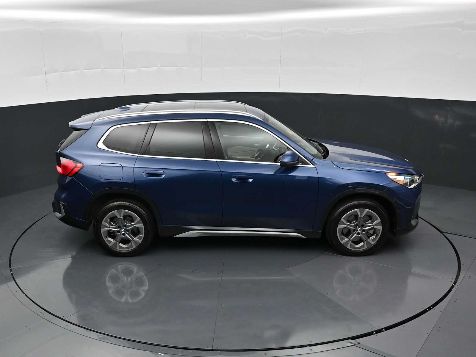 Thumbnail: 2025 BMW X1 - 19
