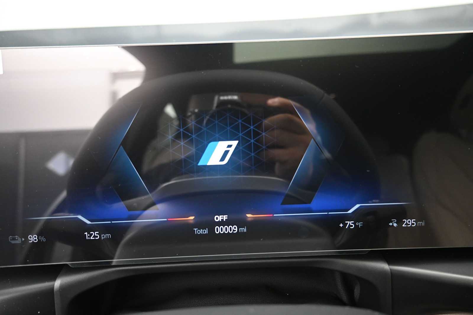 Thumbnail: 2026 BMW i4 - 13