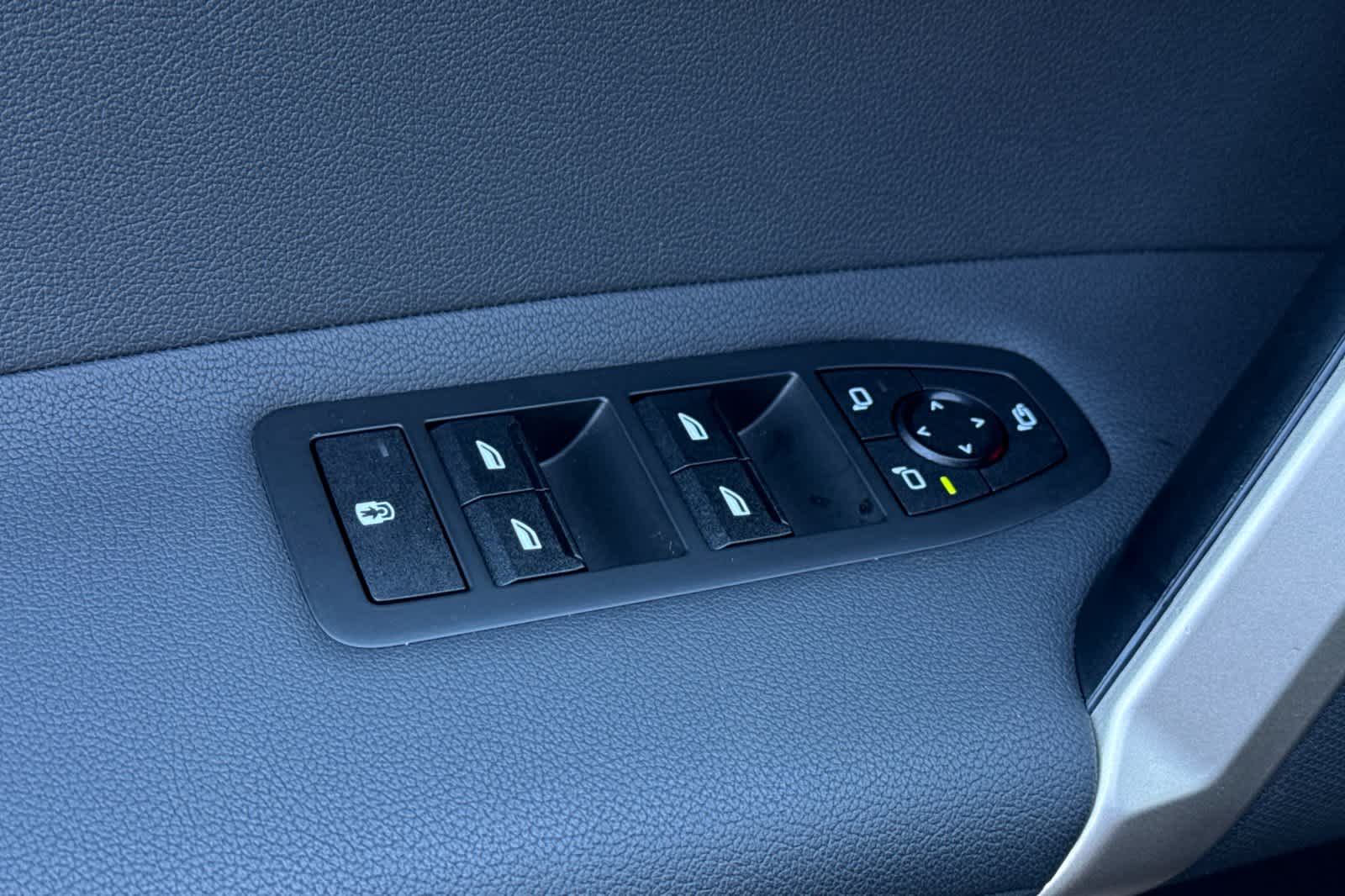 Thumbnail: 2025 BMW iX - 13