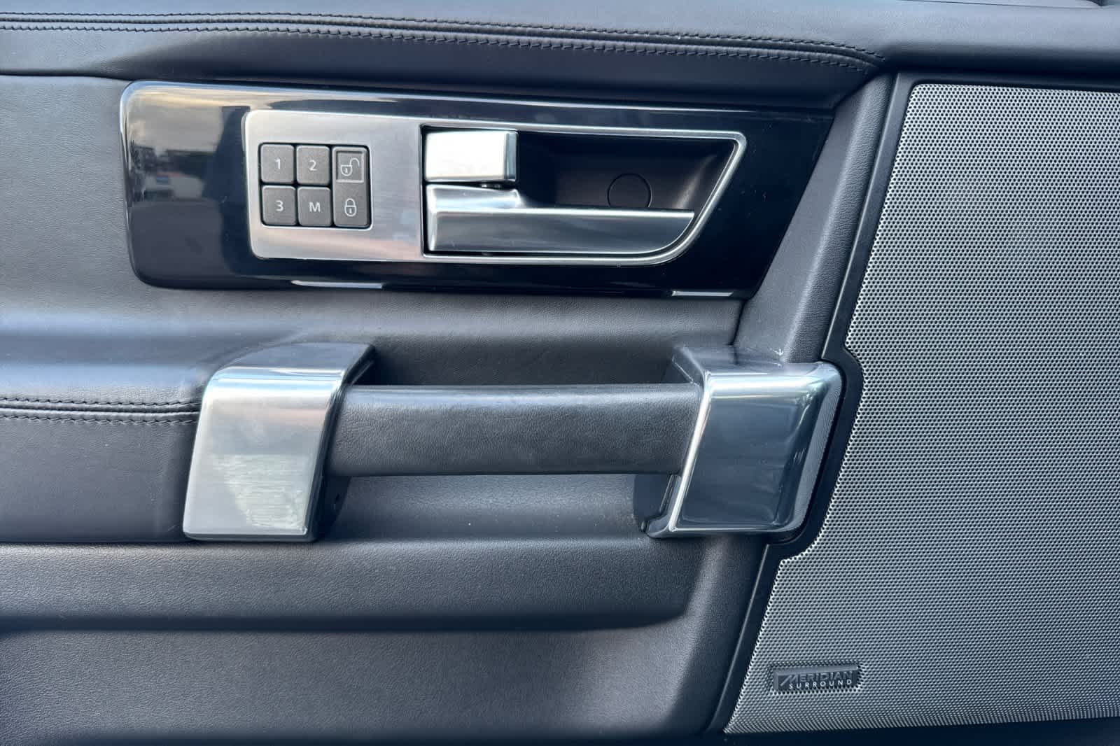 Thumbnail: 2016 Land Rover LR4 - 12
