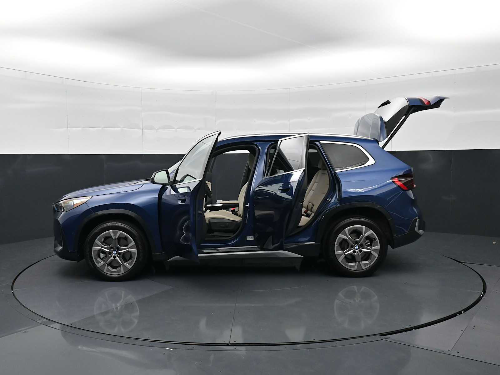 Thumbnail: 2025 BMW X1 - 35