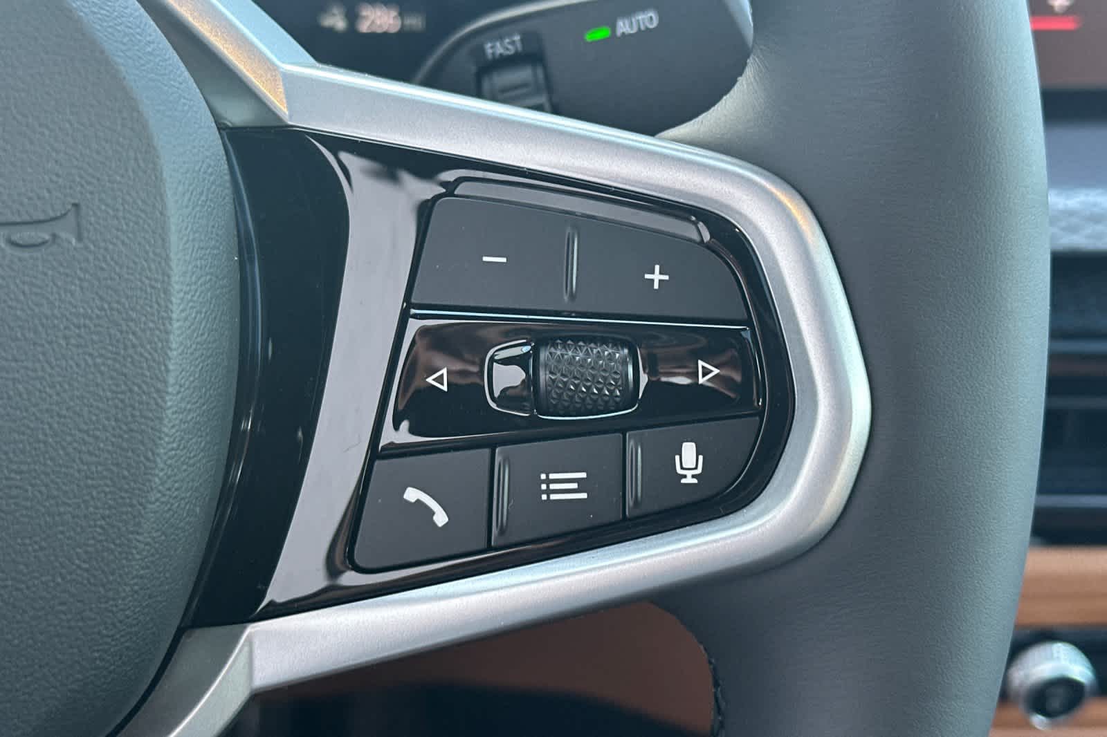 Thumbnail: 2025 BMW i4 - 28