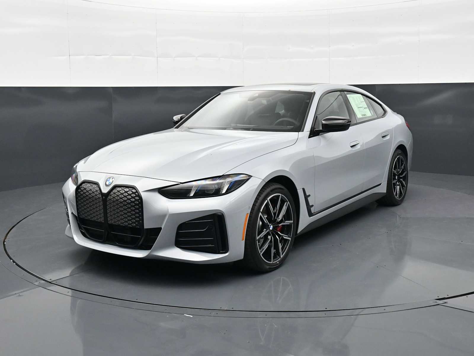 Thumbnail: 2026 BMW i4 - 1