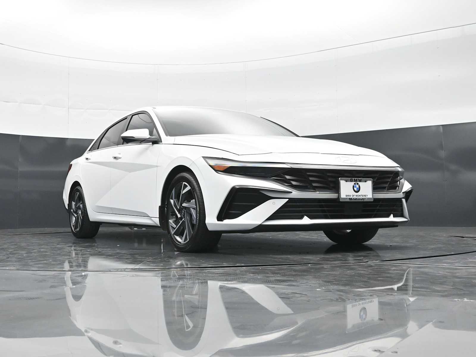 2024 Hyundai Elantra Limited - Photo 27