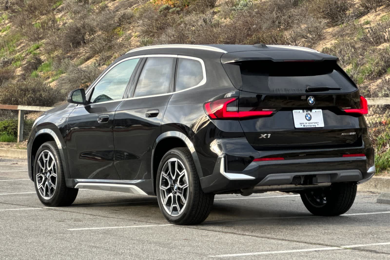 Thumbnail: 2026 BMW X1 - 6