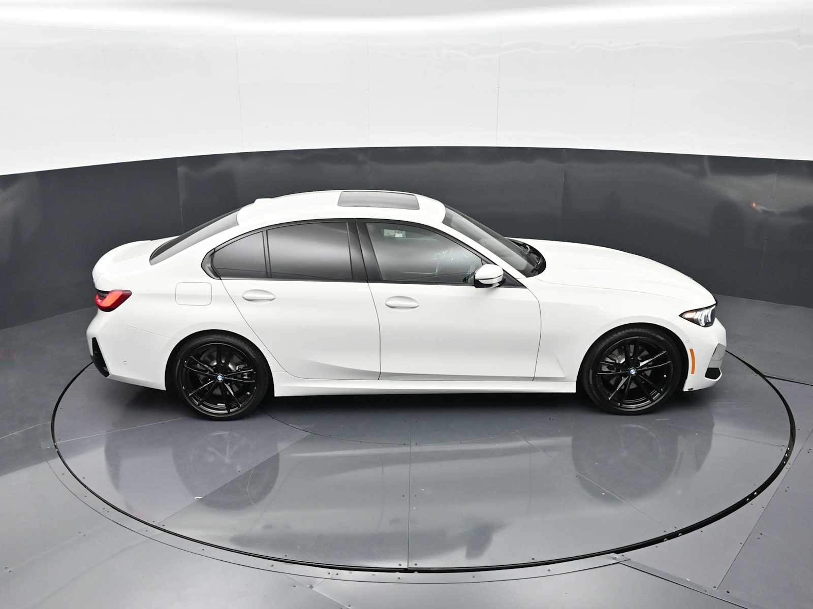 Thumbnail: 2024 BMW 3 Series - 20
