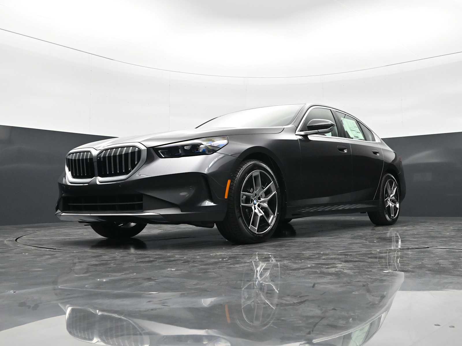 Thumbnail: 2026 BMW 5 Series - 24