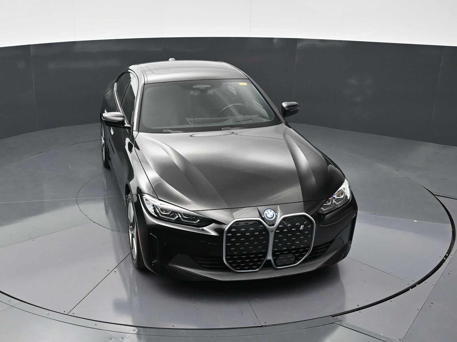 Thumbnail: 2023 BMW i4 - 18