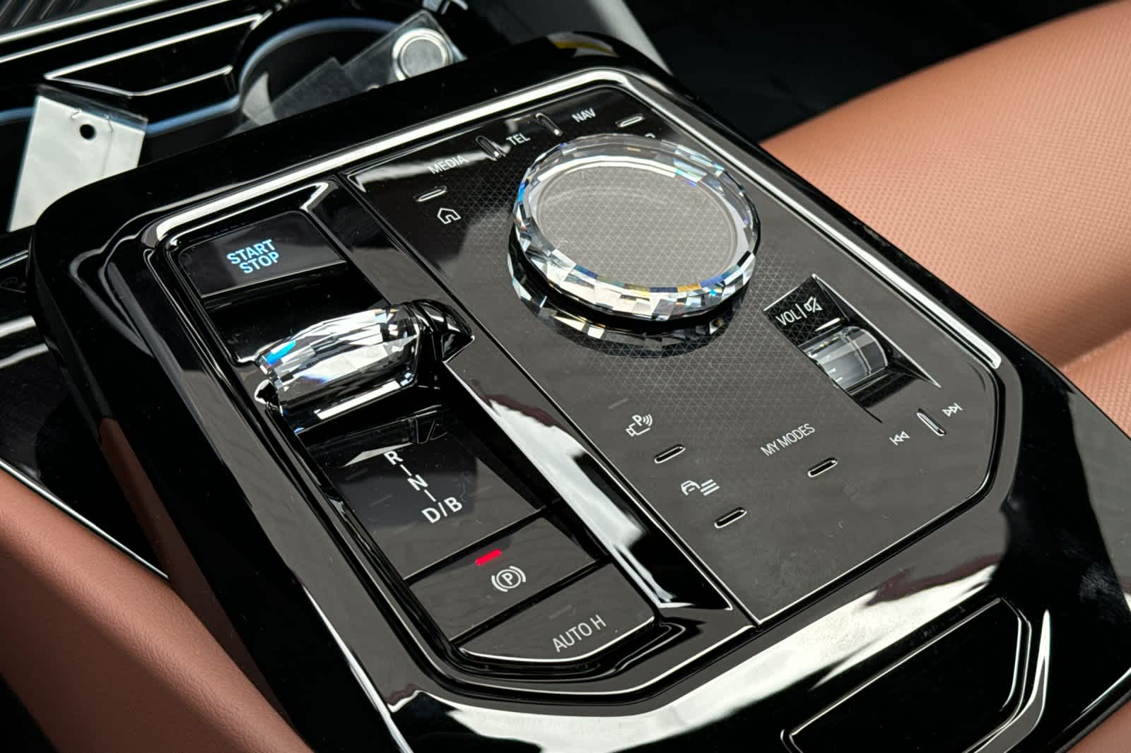 Thumbnail: 2025 BMW i5 - 21