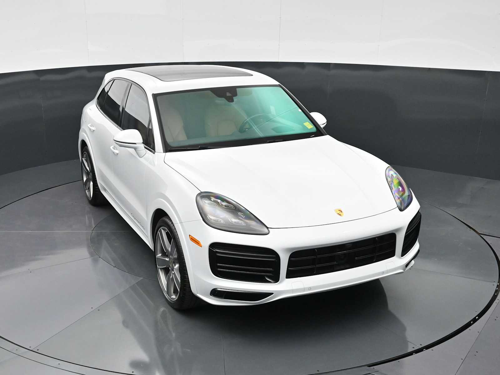 Thumbnail: 2021 Porsche Cayenne - 17