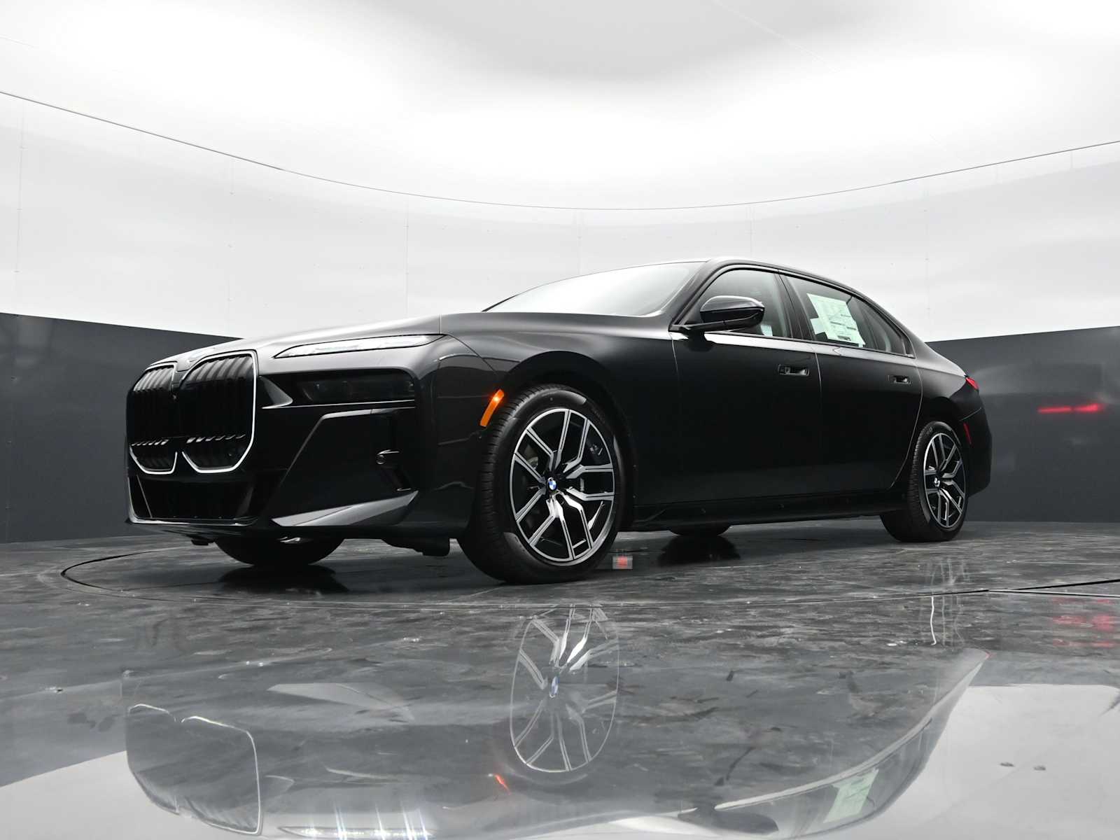 Thumbnail: 2026 BMW 7 Series - 24
