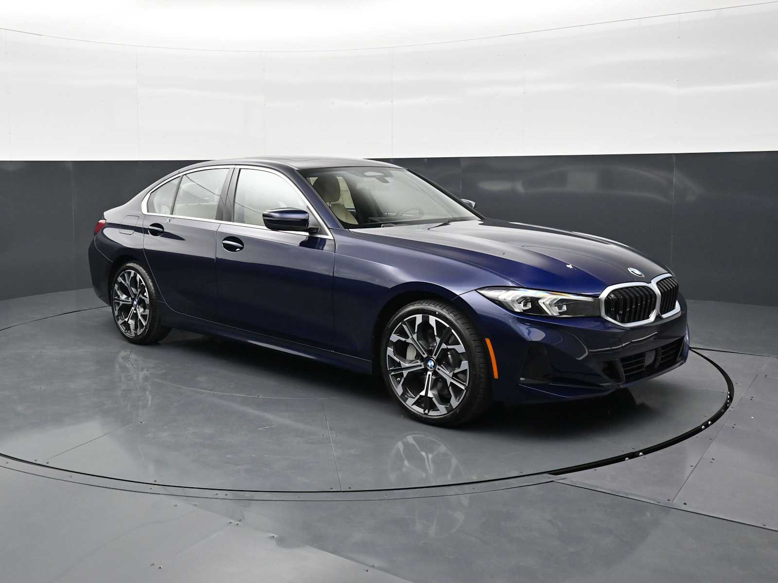 Thumbnail: 2026 BMW 3 Series - 3