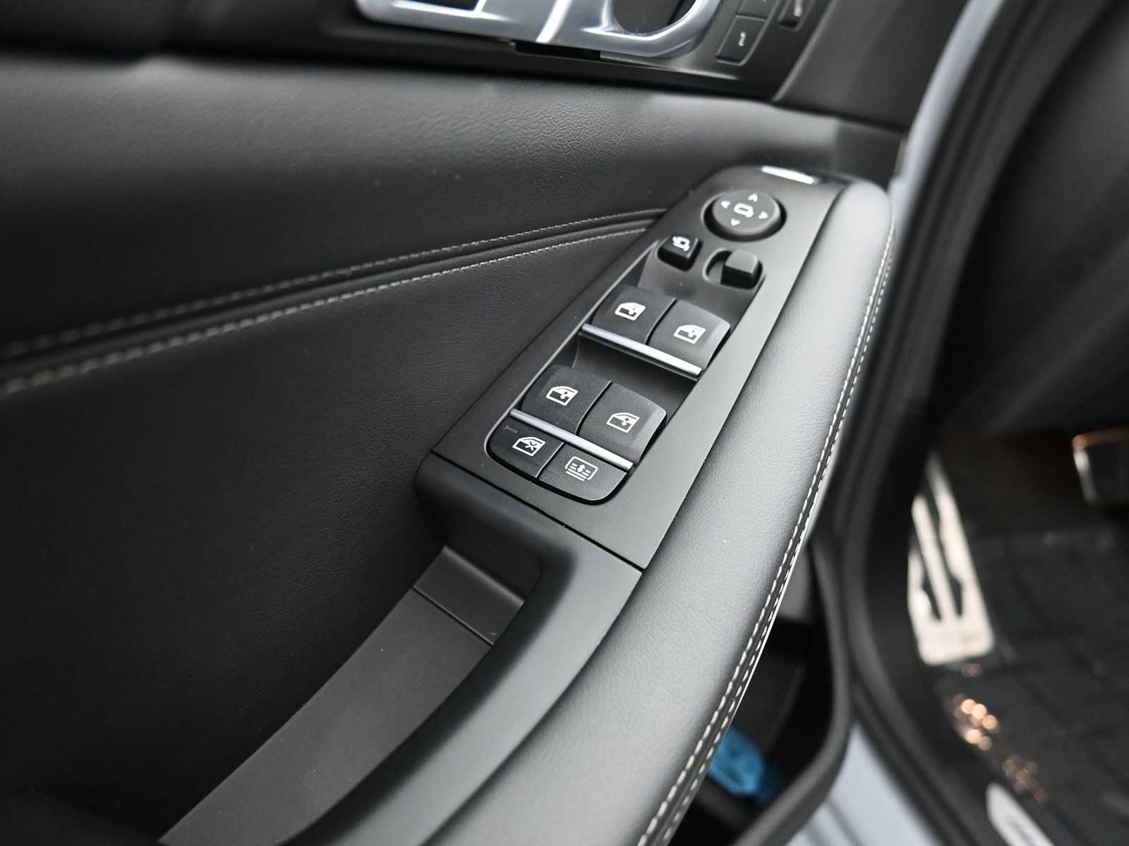 Thumbnail: 2026 BMW X7 - 9