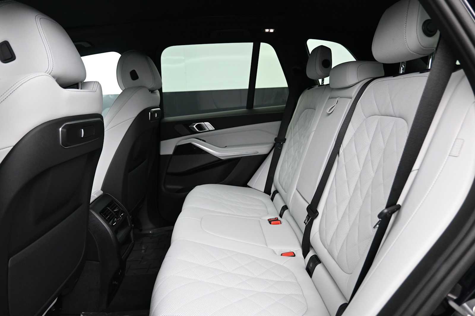 2026 BMW X5 40i - Photo 14