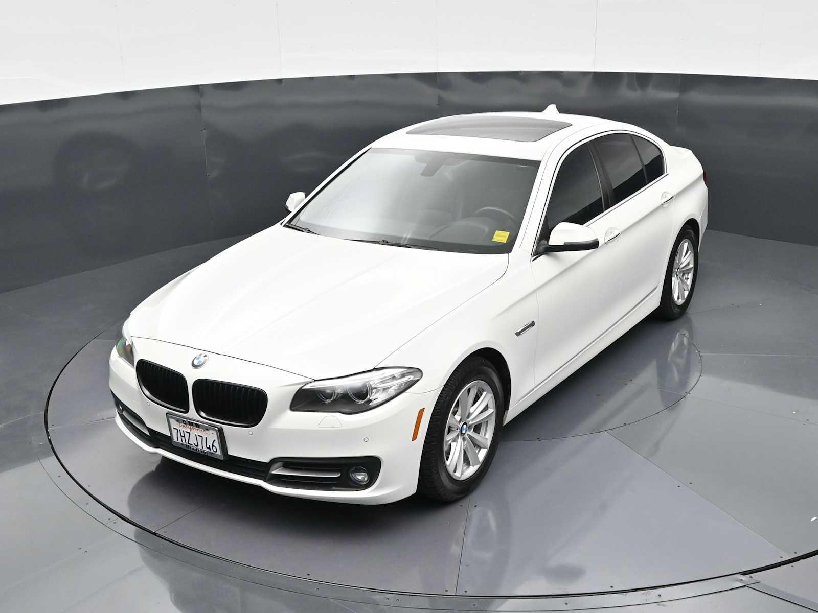 Thumbnail: 2015 BMW 5 Series - 17
