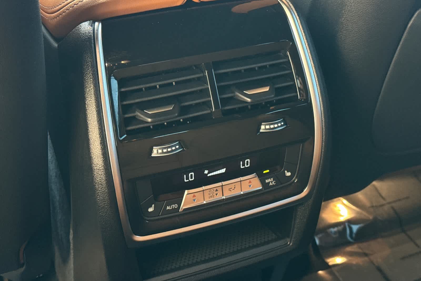 Thumbnail: 2026 BMW X6 - 16