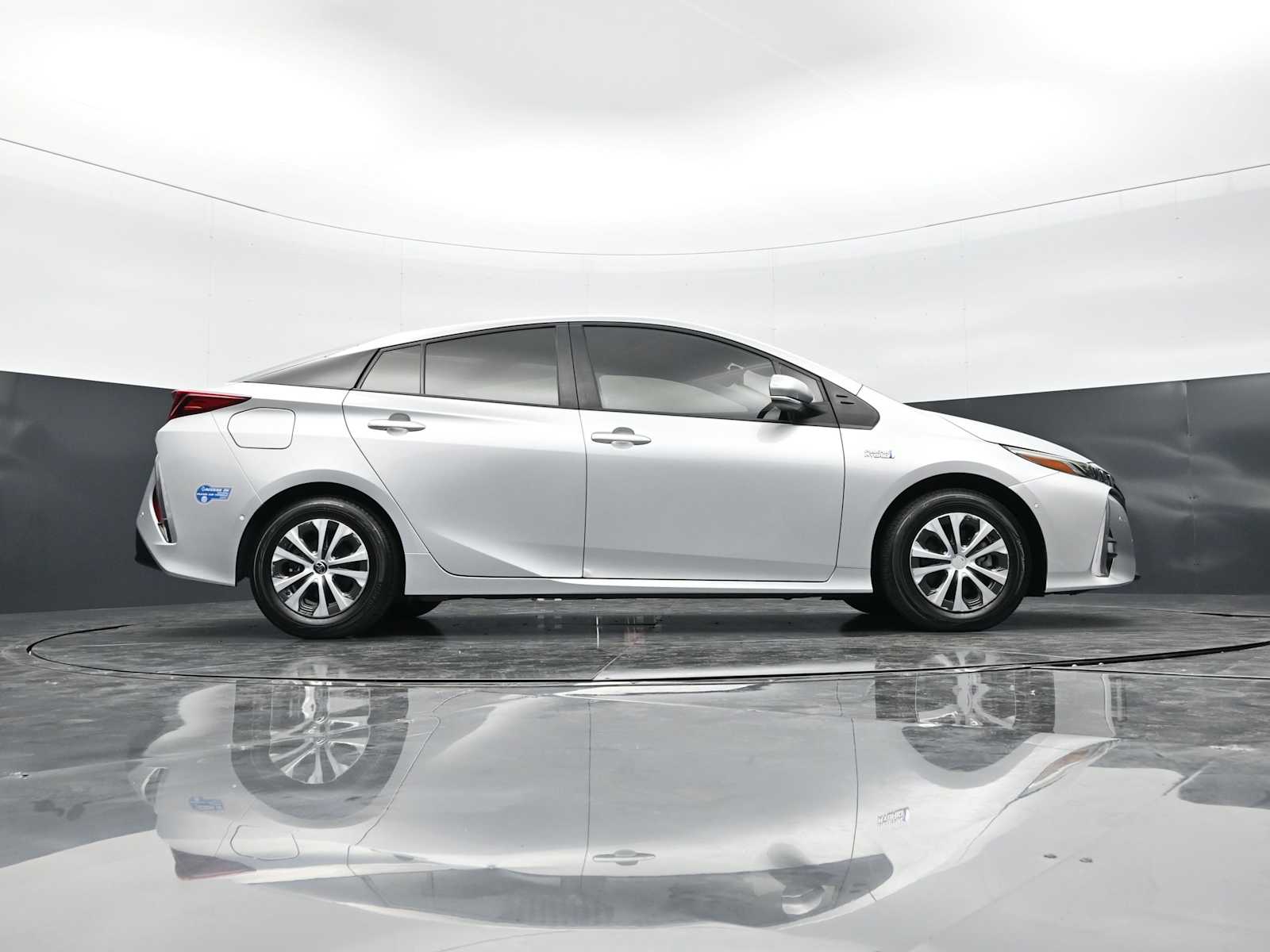 Thumbnail: 2021 Toyota Prius Prime - 27