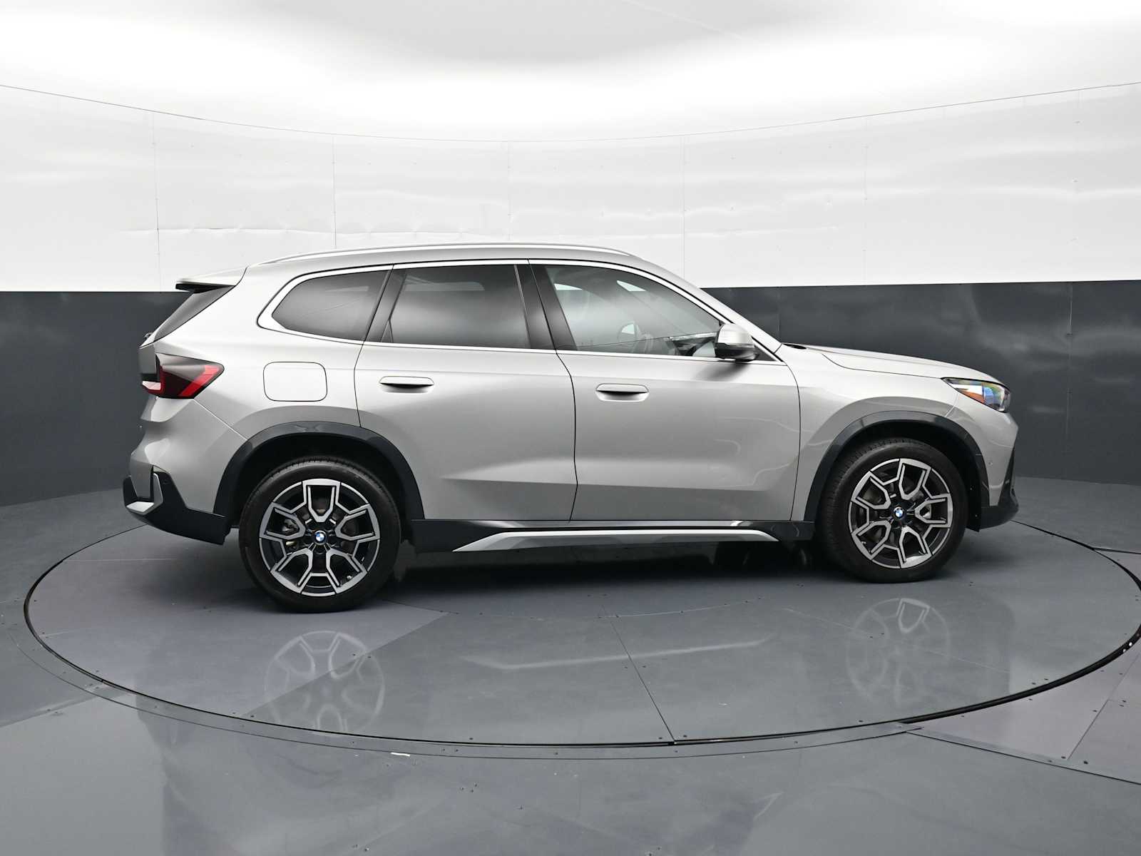 Thumbnail: 2026 BMW X1 - 3