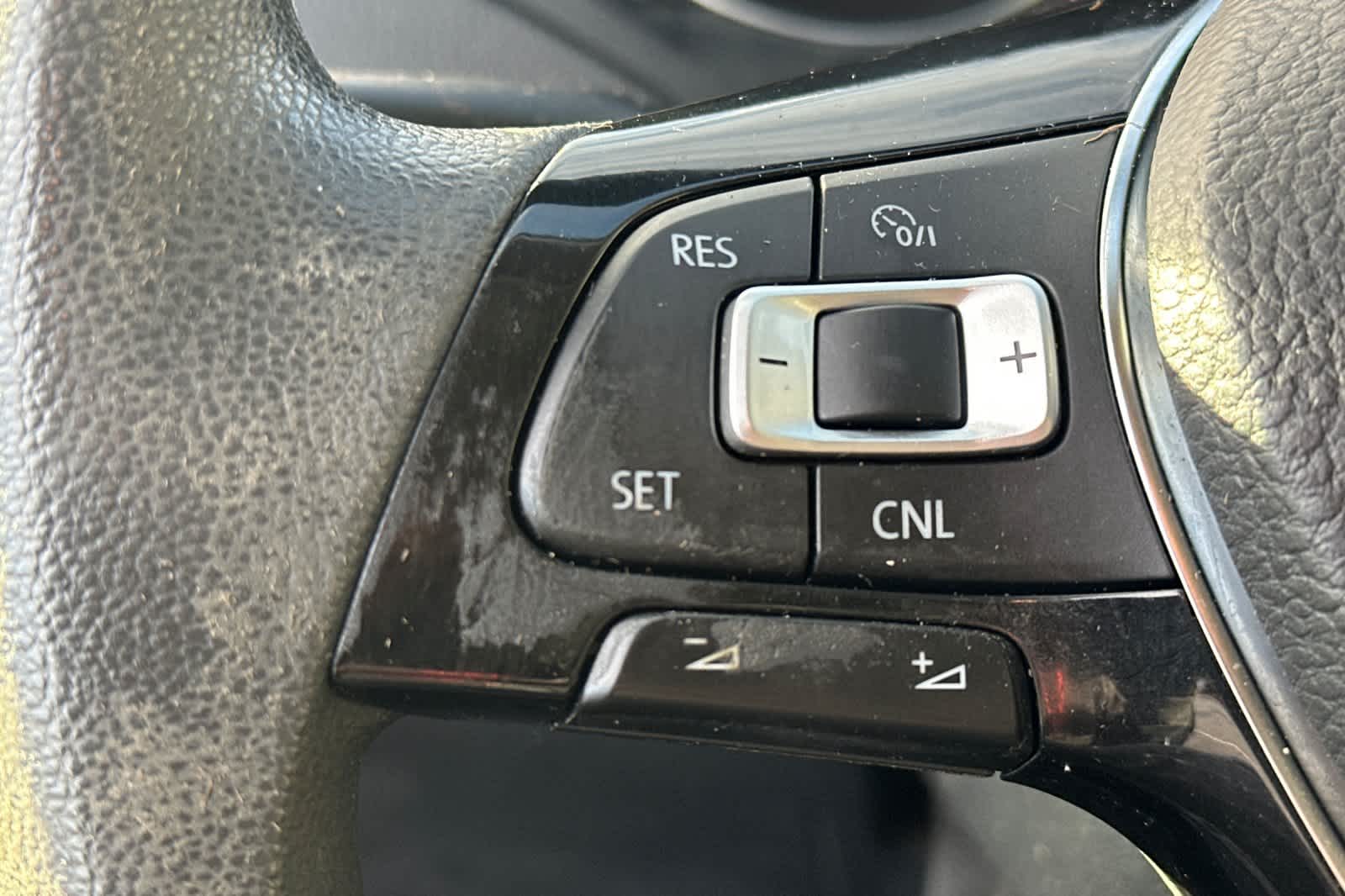 Thumbnail: 2015 Volkswagen Jetta - 24