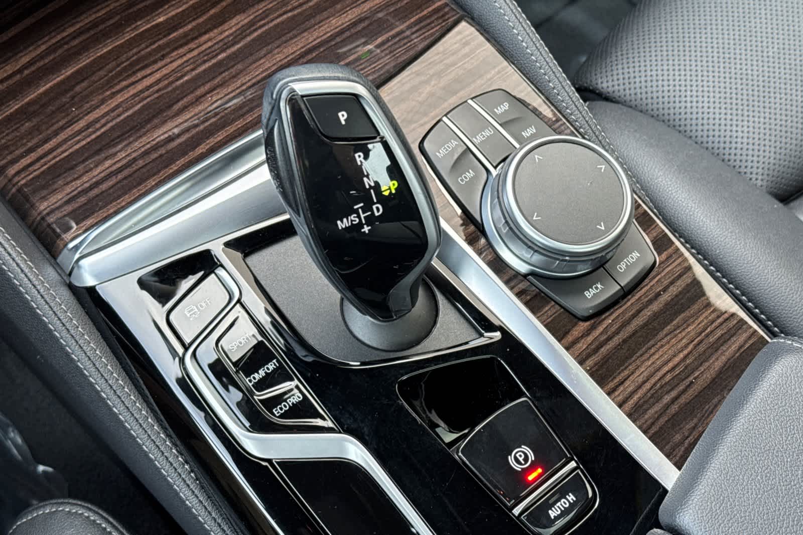 Thumbnail: 2022 BMW 5 Series - 24