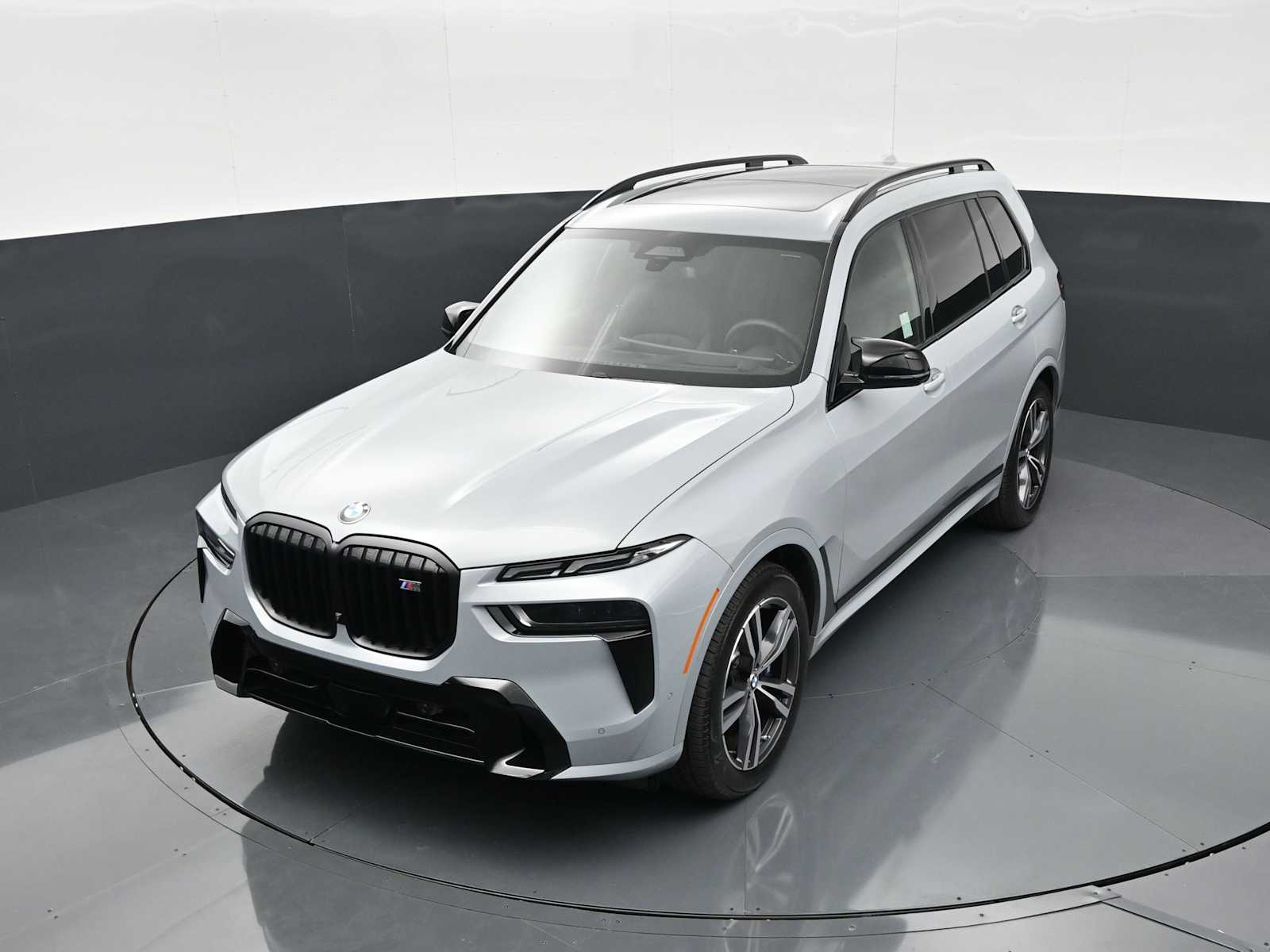 Thumbnail: 2026 BMW X7 - 16