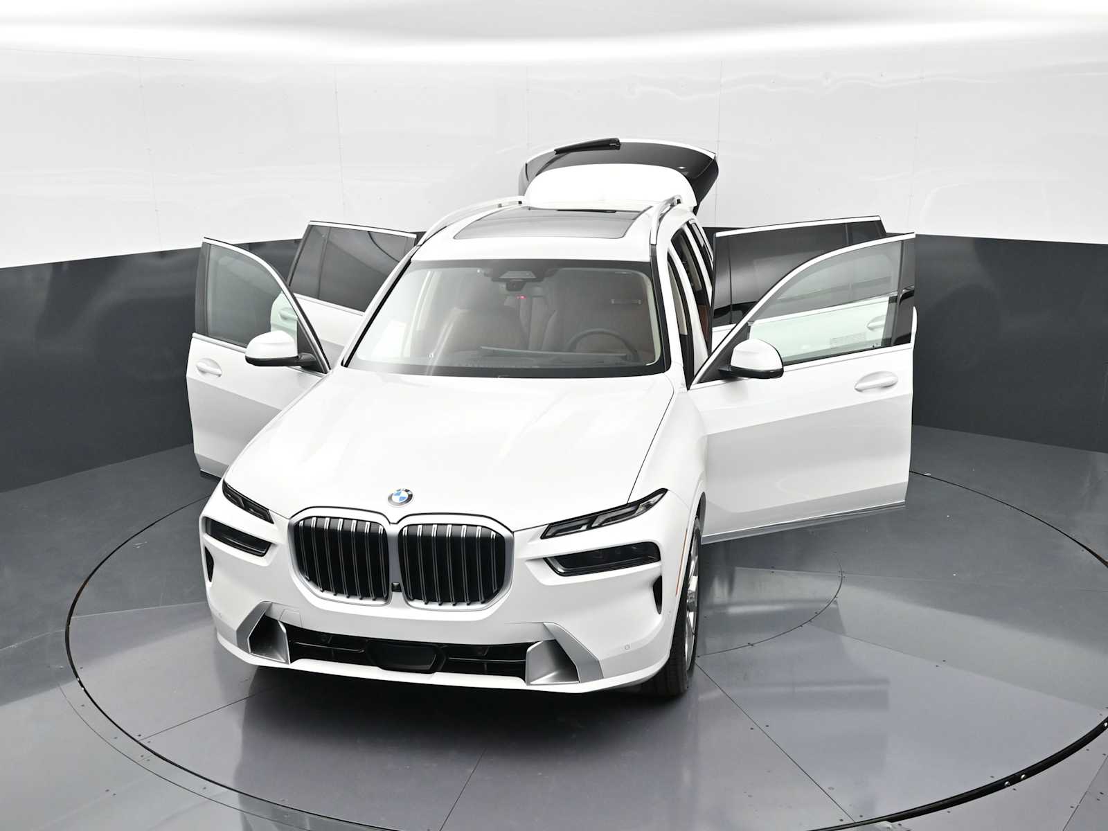 Thumbnail: 2027 BMW X7 - 33