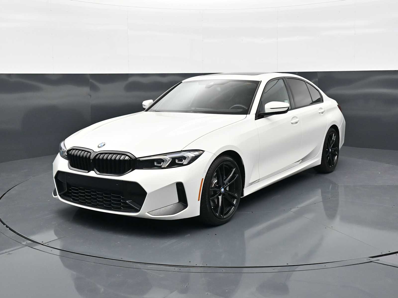 Thumbnail: 2024 BMW 3 Series - 1