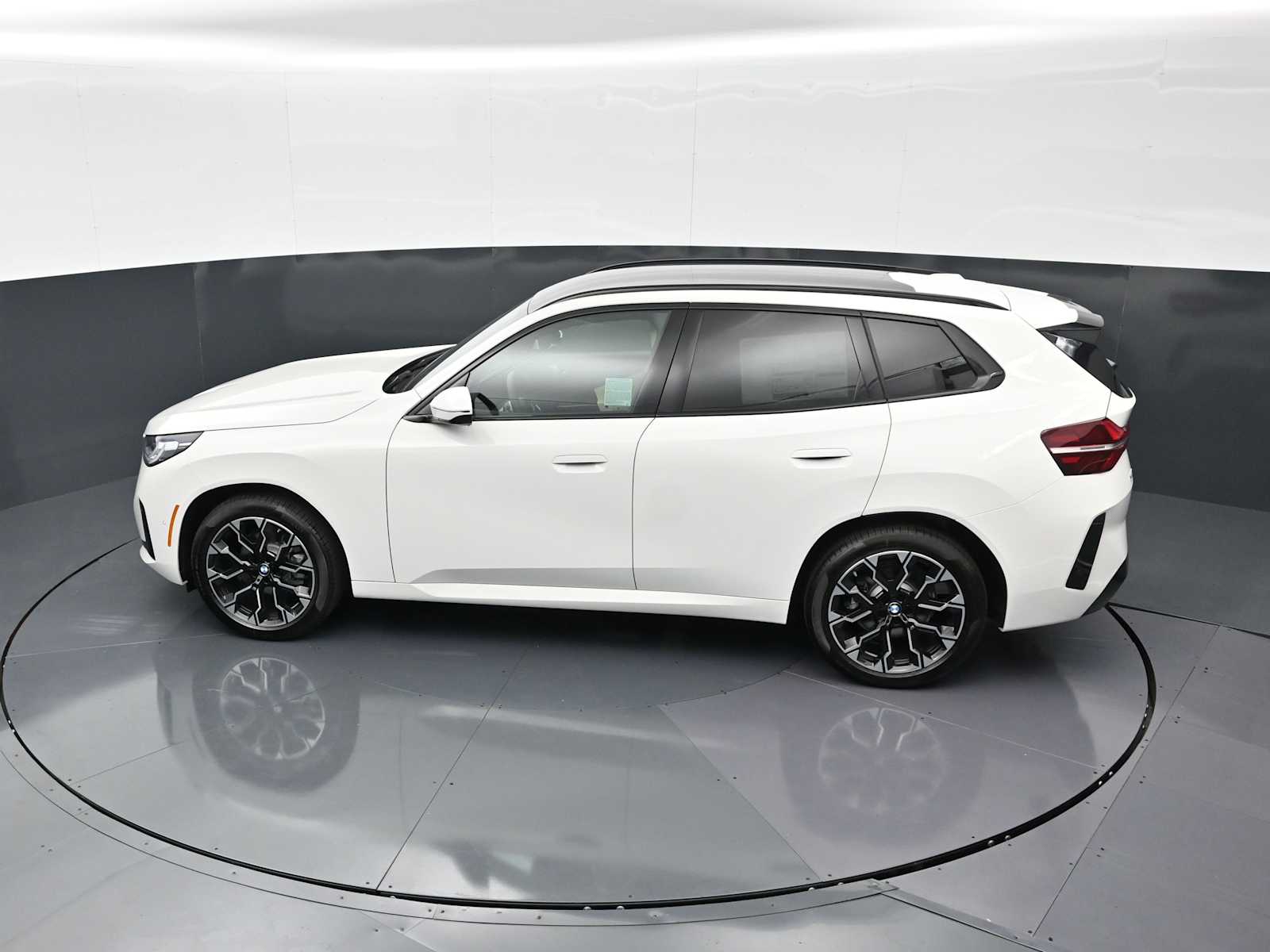 Thumbnail: 2026 BMW X3 - 24