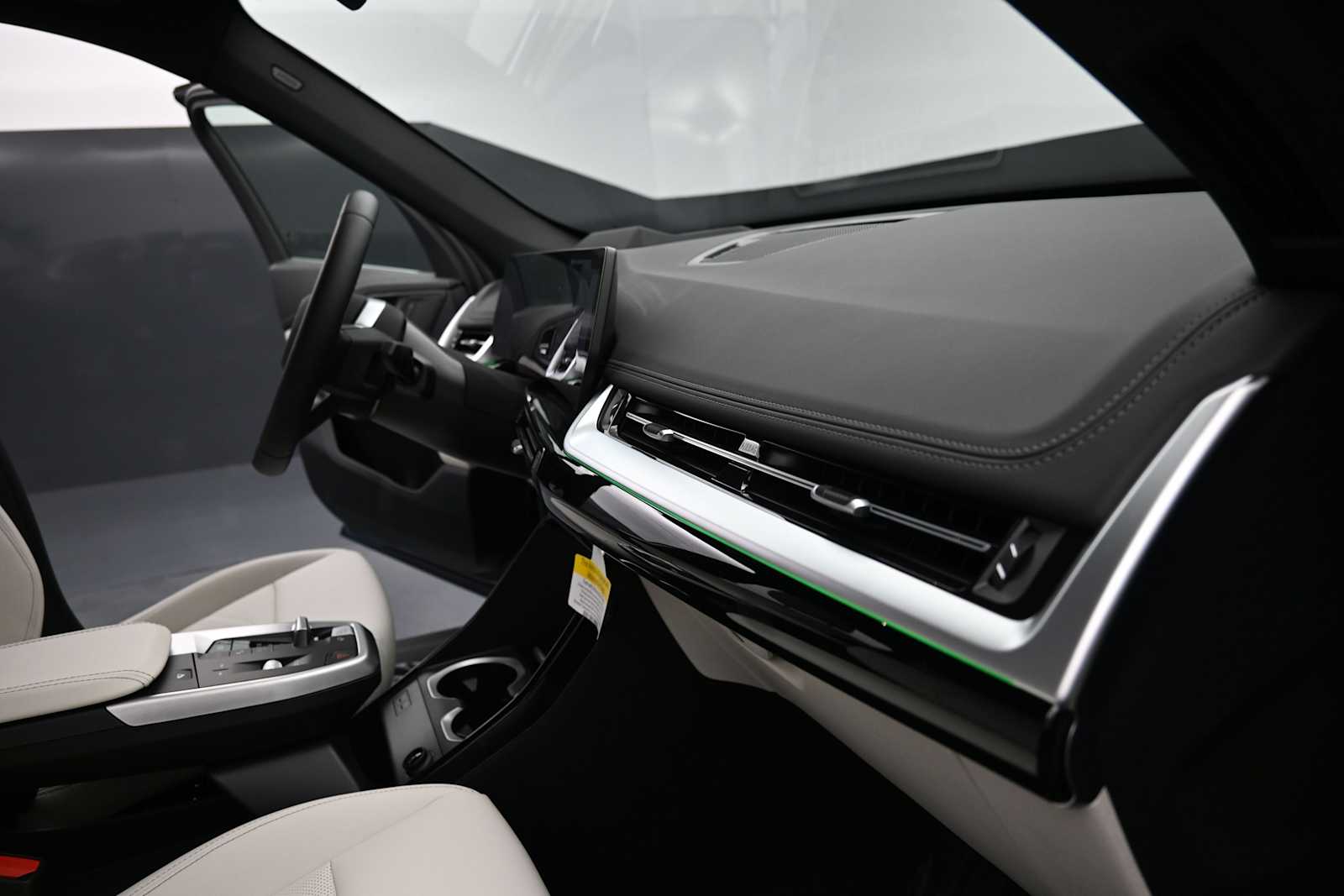 Thumbnail: 2026 BMW X1 - 16