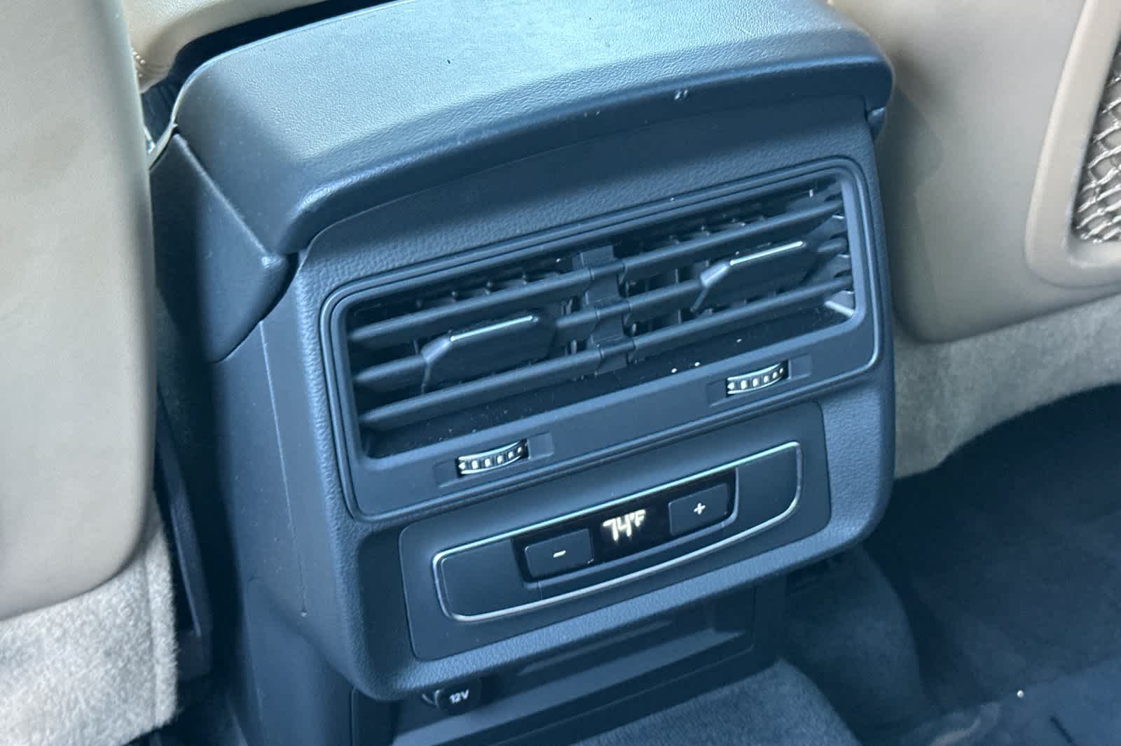 Thumbnail: 2022 Audi Q7 - 14